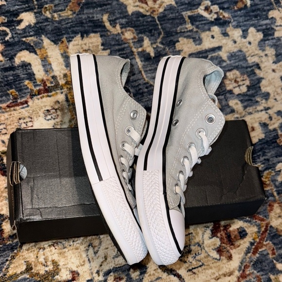 💥Converse Chuck Taylor Women’s Gray All Star Sneakers Shoes PEACE OUT ✌️ - Picture 12 of 15